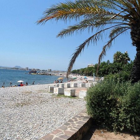 Un Grand Studio Face Au Port De Santa Lucia Saint-Raphaël Exteriör bild