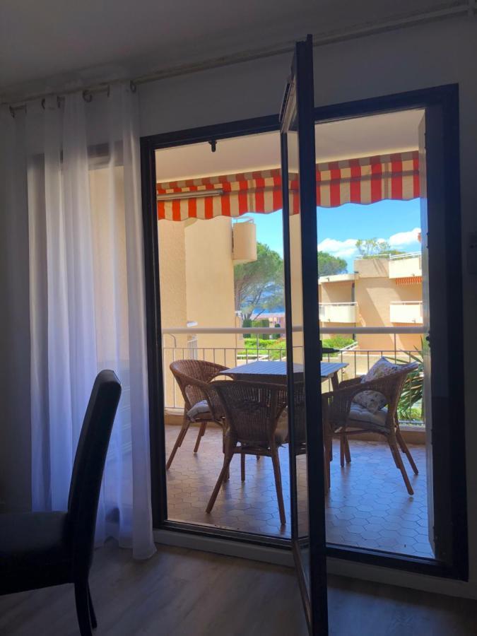 Un Grand Studio Face Au Port De Santa Lucia Saint-Raphaël Exteriör bild